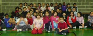P1020075 Double Drapeau avec les CE2 de l'école Camus en 2008